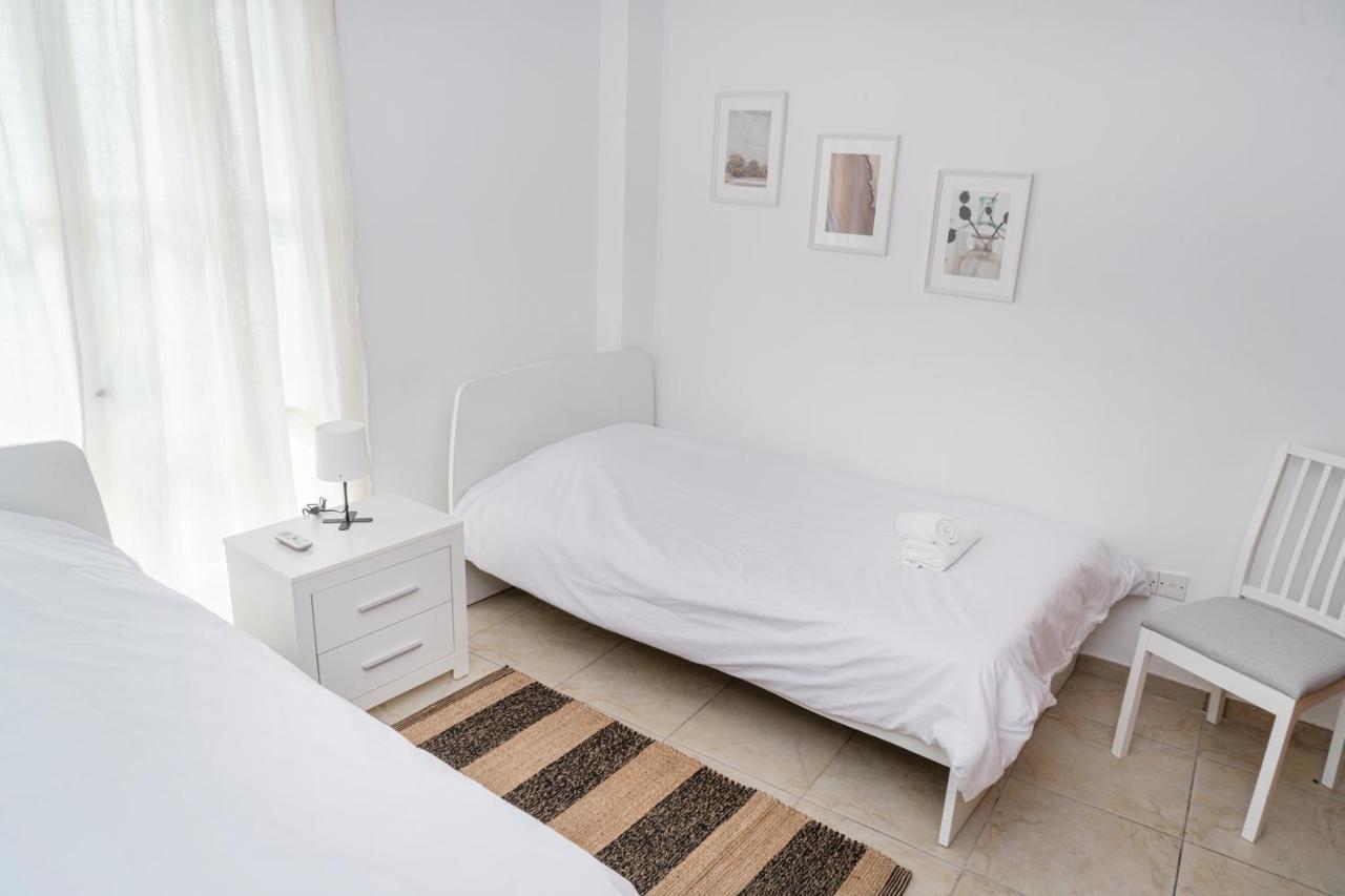 Private Room In Shared Flat ニコシア エクステリア 写真