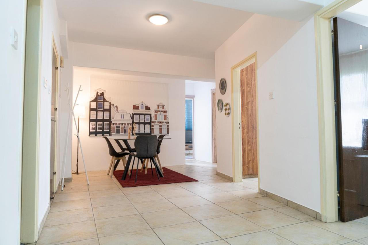 Private Room In Shared Flat ニコシア エクステリア 写真