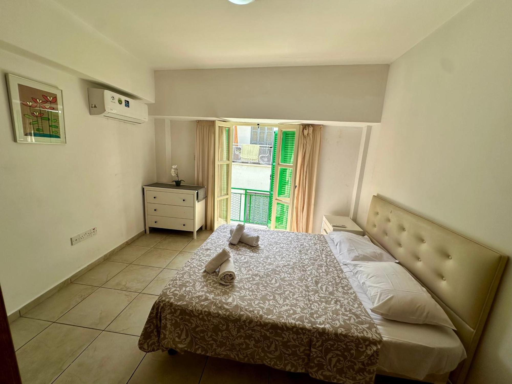 Private Room In Shared Flat ニコシア エクステリア 写真